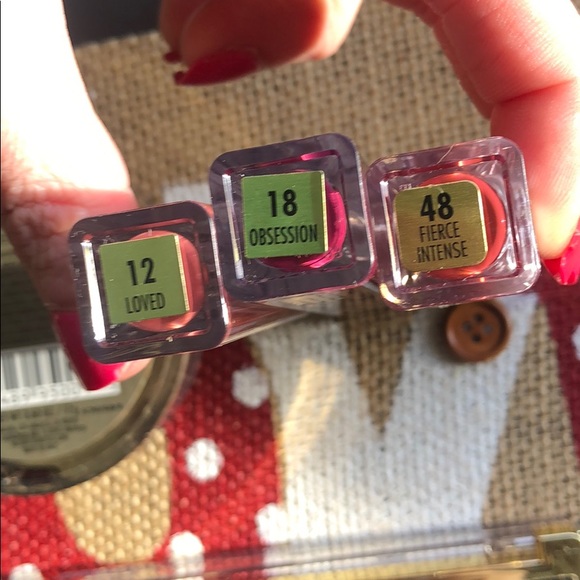 Milani makeup bundle - Picture 2 of 3